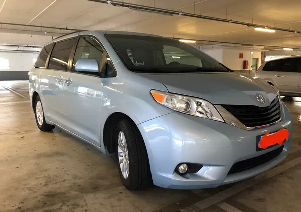 toyota kańczuga Toyota Sienna cena 87000 przebieg: 203000, rok produkcji 2015 z Kańczuga